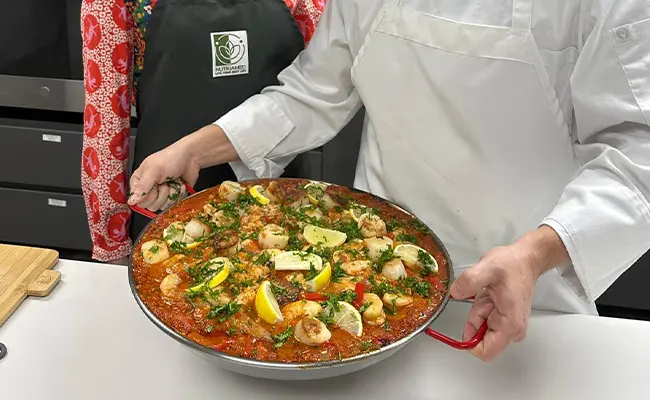 NutriaMed Cooking Class Shrimps & Scallops Paella